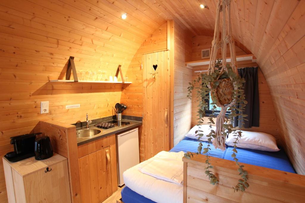 Wood Cabin 2 personen photo 3