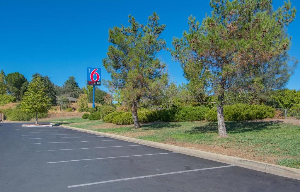 Motel 6-Redding, CA - South photo 3