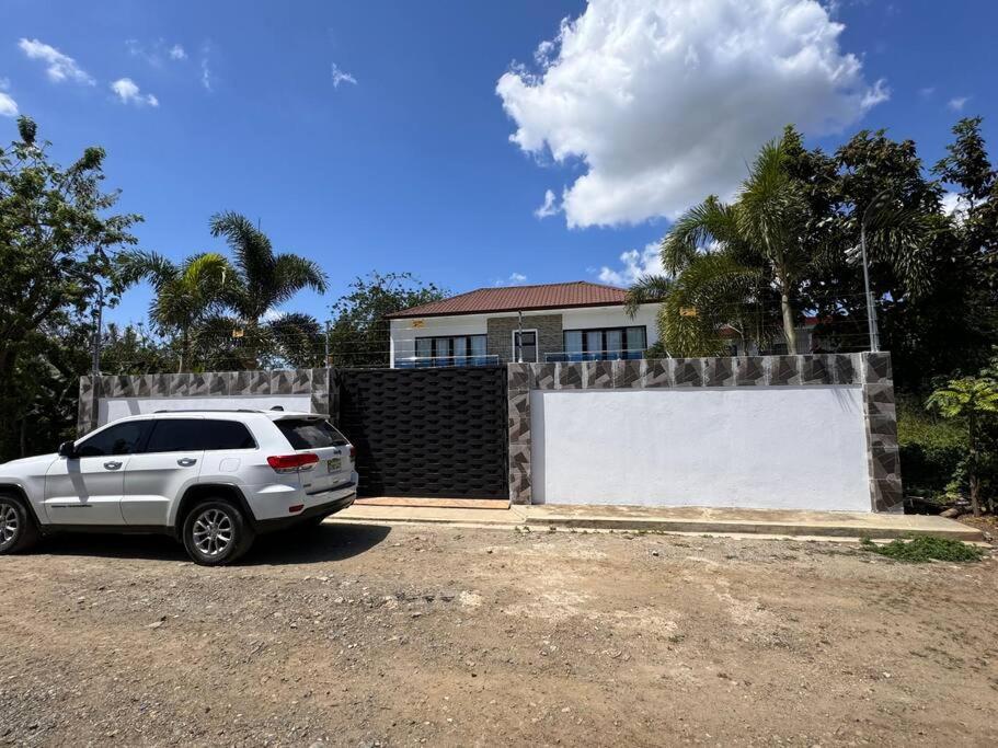 La Vega City home with pool photo 1
