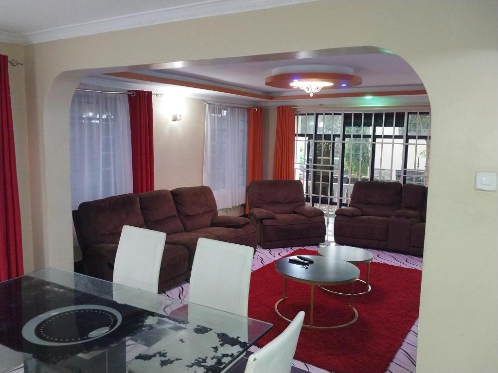 Radisson Villa photo 2