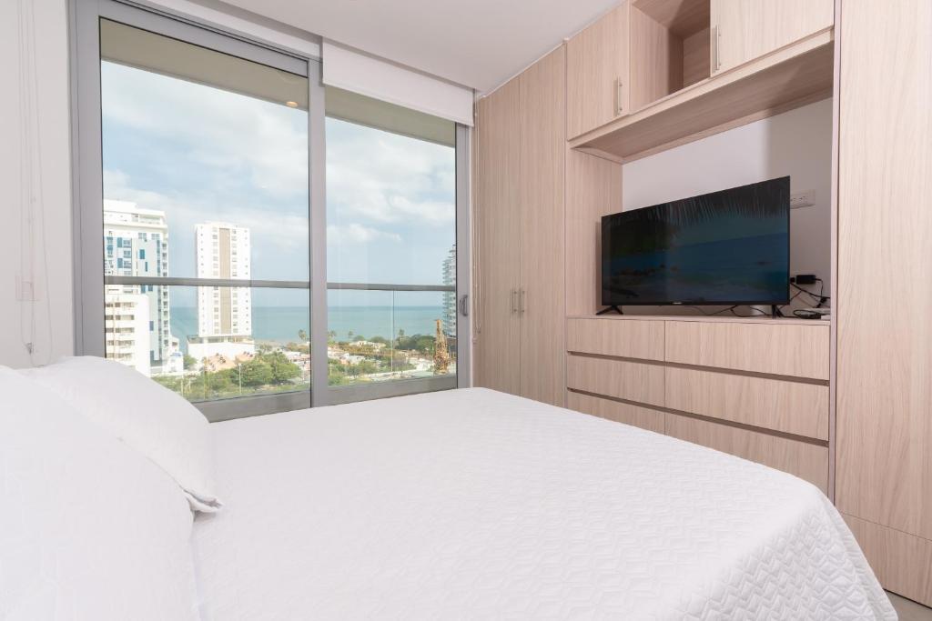 Beachside Bliss: Salguero Suites photo 2