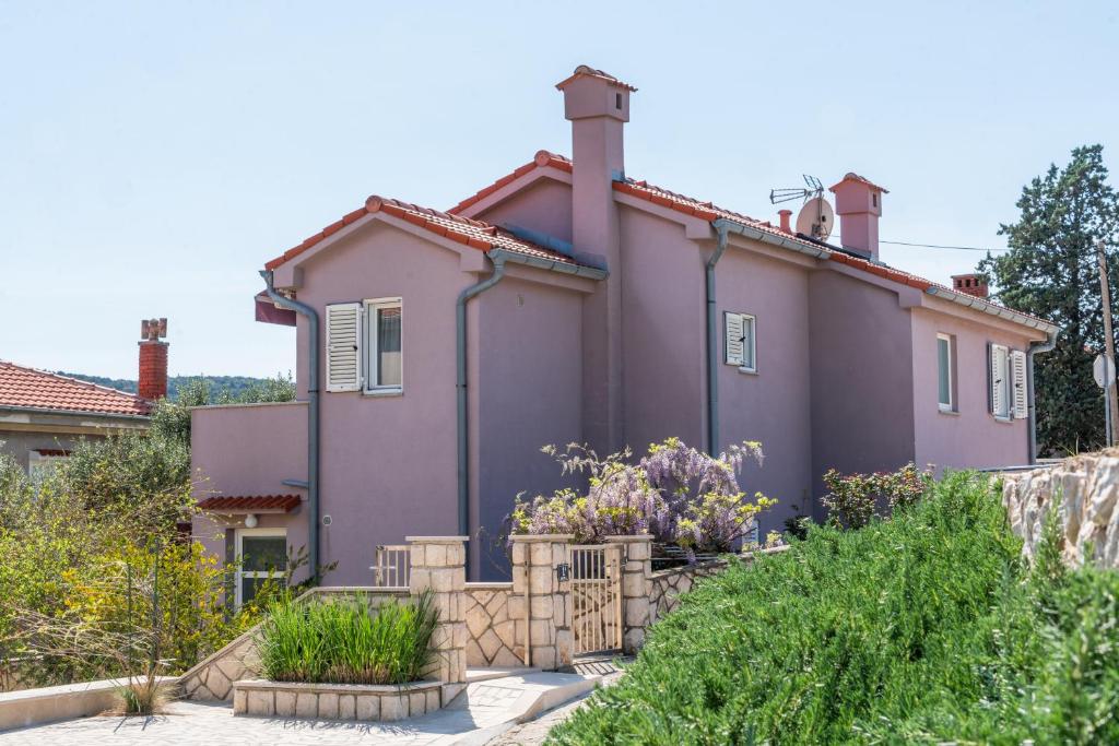 Apartments Lila photo 3