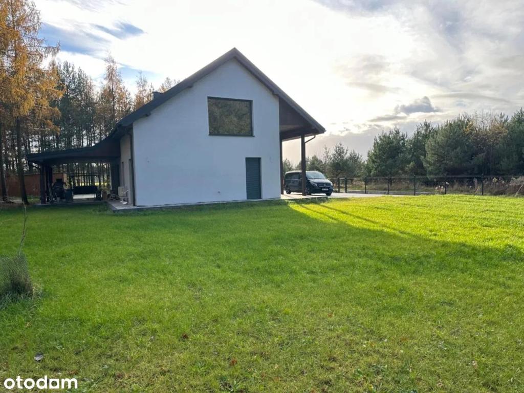 Dom pośród lasu photo 3