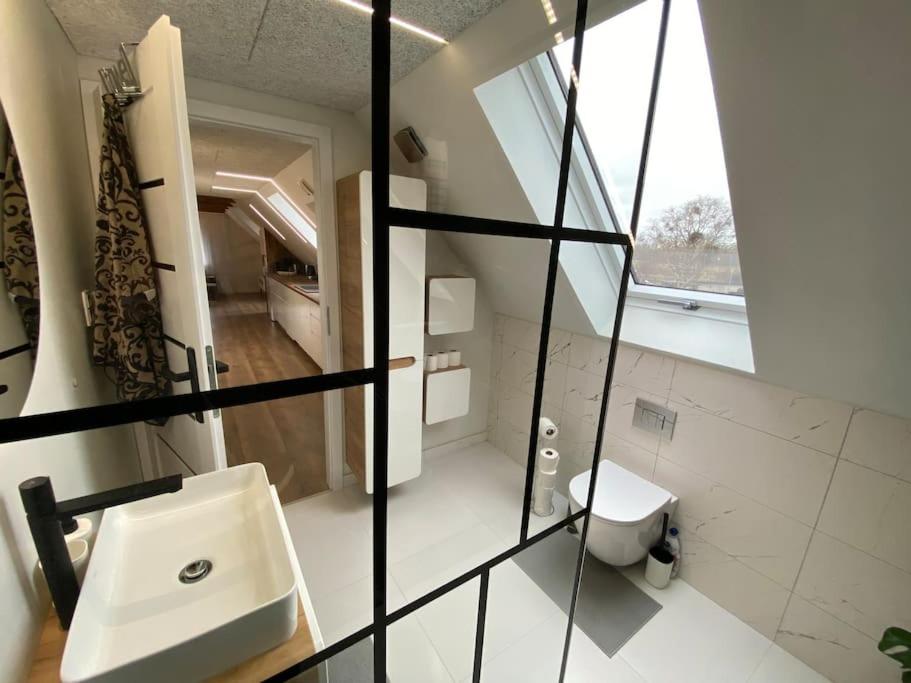 Sunny apartment photo 3