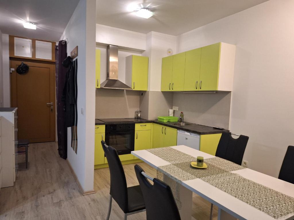 LONA flat photo 2