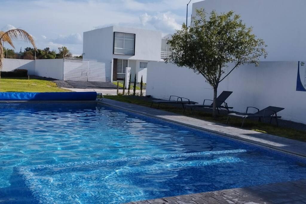 Hermosa casa espaciosa y cómoda. Alberca en fracc. photo 2