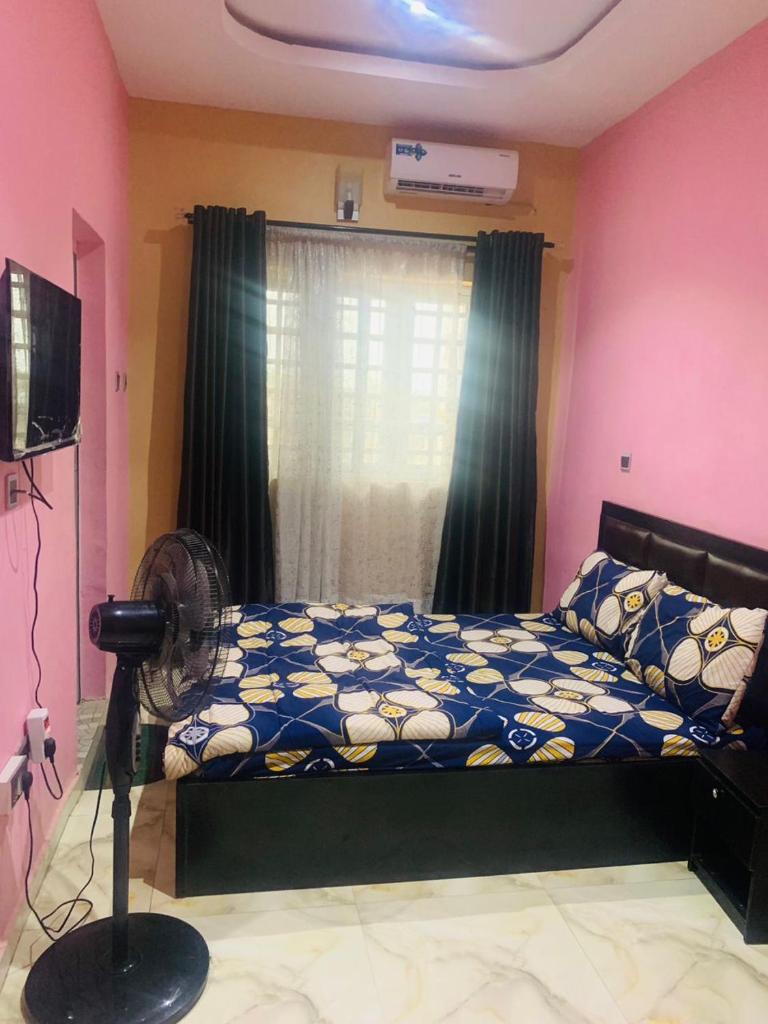 Vicaries Royal Hotel photo 3