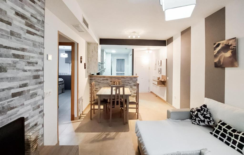 Gorgeous Apartment In Rota With Wifi photo 2
