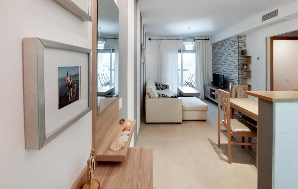 Gorgeous Apartment In Rota With Wifi photo 4