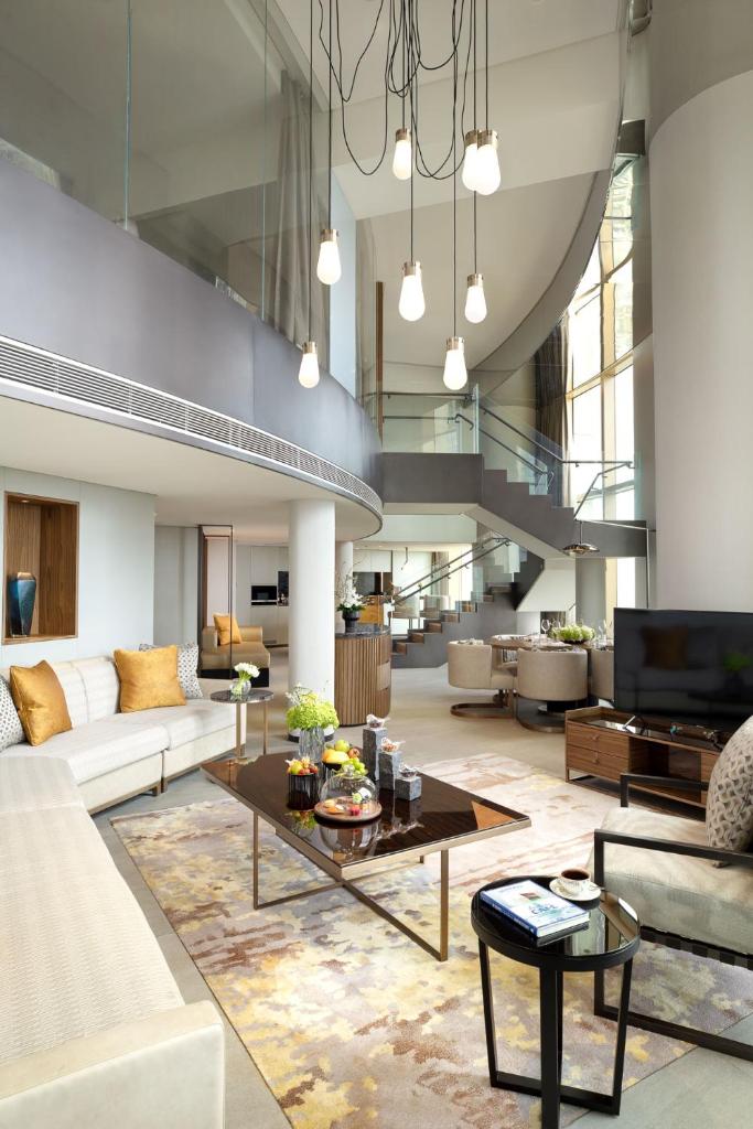 Jumeirah Guangzhou Room Type - Suite (Loft | Pearl)