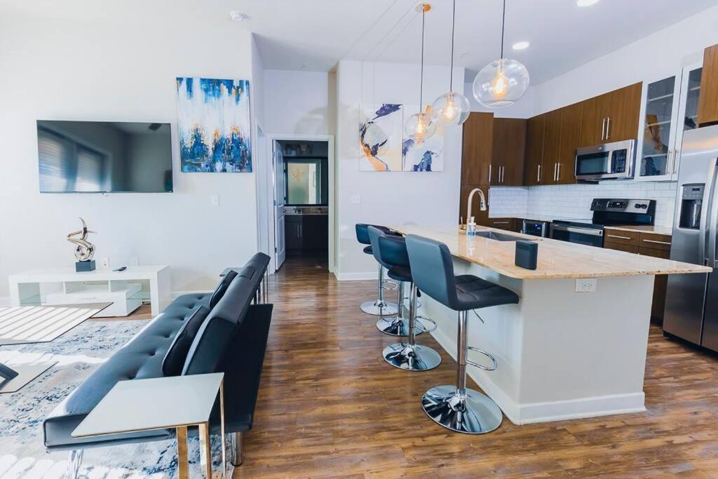 Modern 2BR Luxury, Living space image