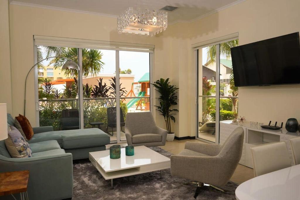 Spectacular apartment in levent eagle beach photo 1