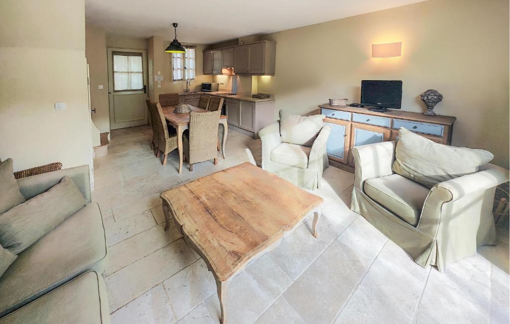 Gorgeous Home In Saint-laurent-de-la-cabrerisse With Kitchen photo 4