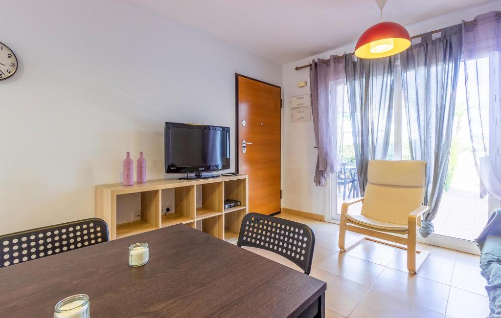 Pet Friendly Apartment In Alhama De Murcia With Kitchen photo 4