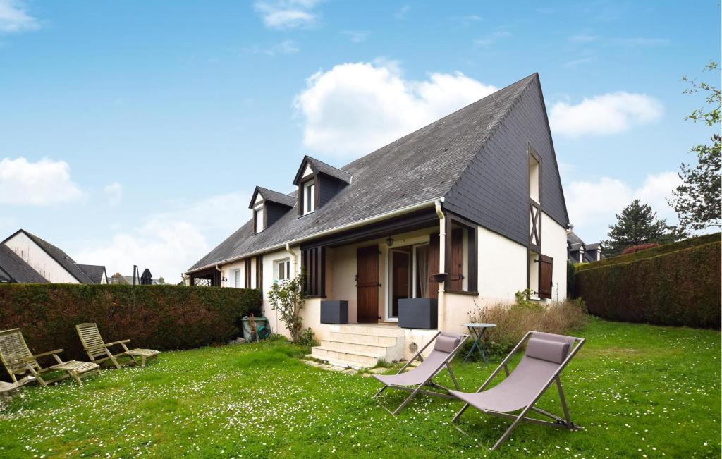 Lovely Home In Touques With Kitchen