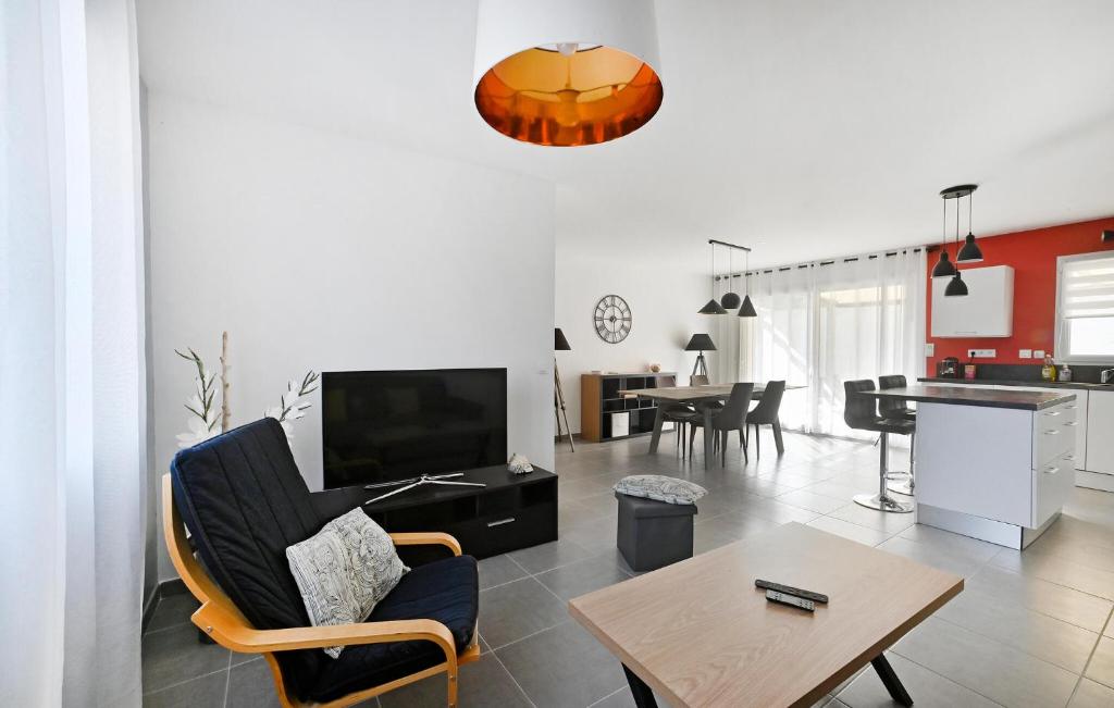 Gorgeous Home In Carsan With Wifi photo 2