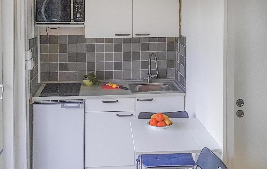 Nice Apartment In Vellinge With Kitchen photo 2