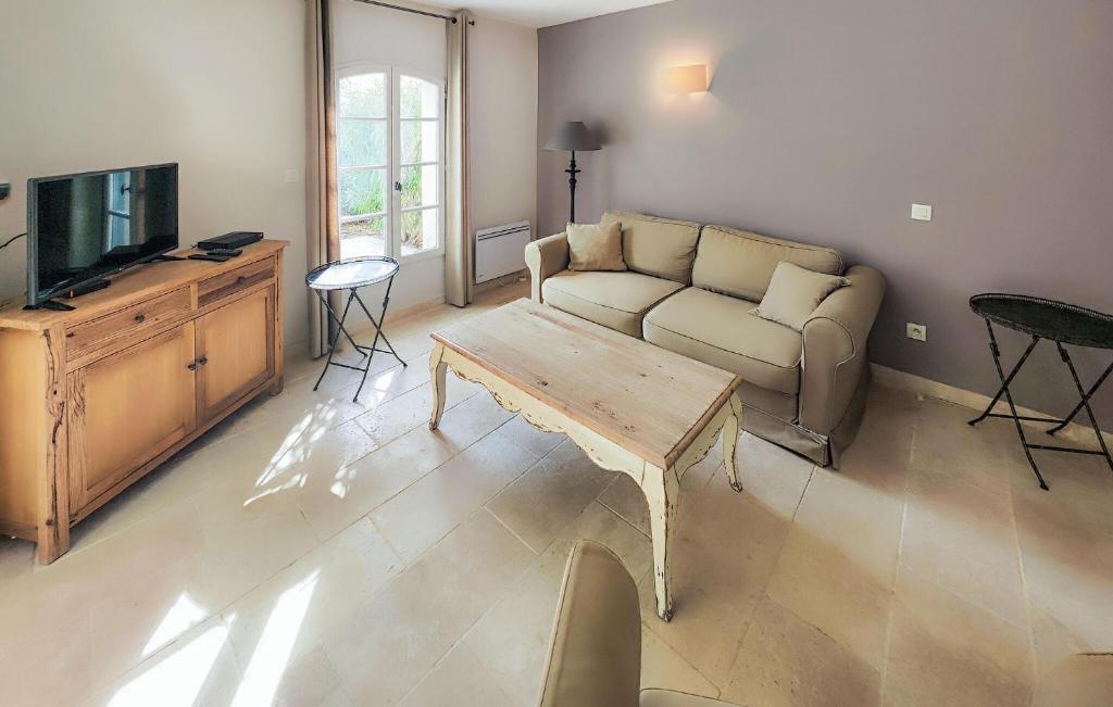 Amazing Home In Saint-laurent-de-la-cabrerisse With Wifi photo 2