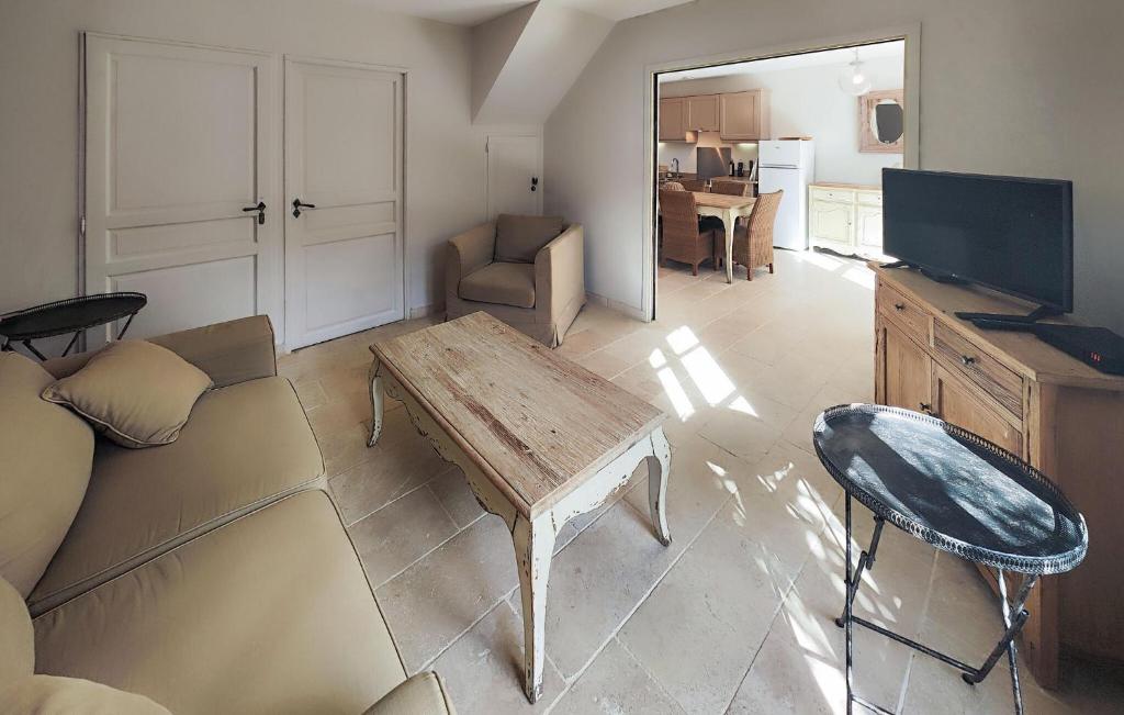 Amazing Home In Saint-laurent-de-la-cabrerisse With Wifi photo 3