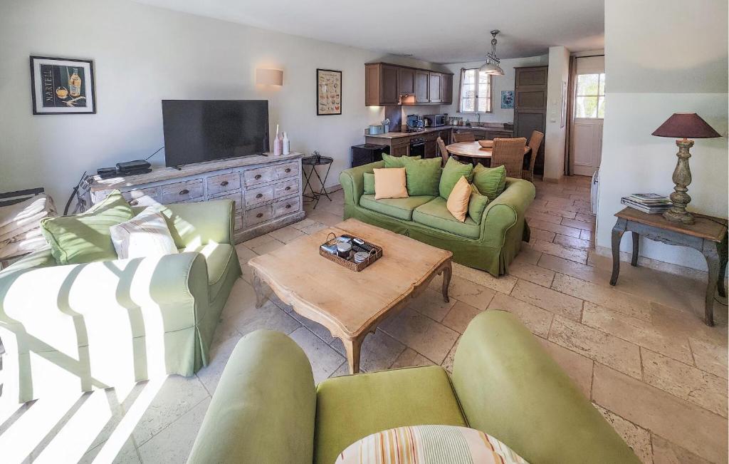 Beautiful Home In Saint-laurent-de-la-ca With Wifi photo 2