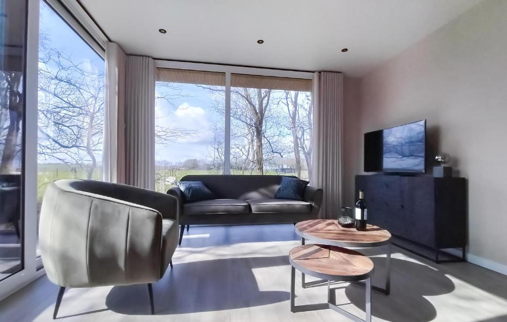 Nice Home In Oosterwolde With Kitchen photo 2
