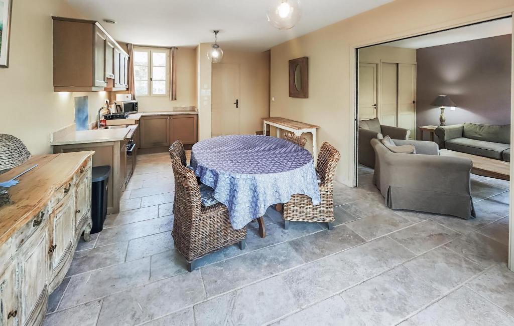 Gorgeous Home In Saint-laurent-de-la-cabrerisse With Wifi photo 4