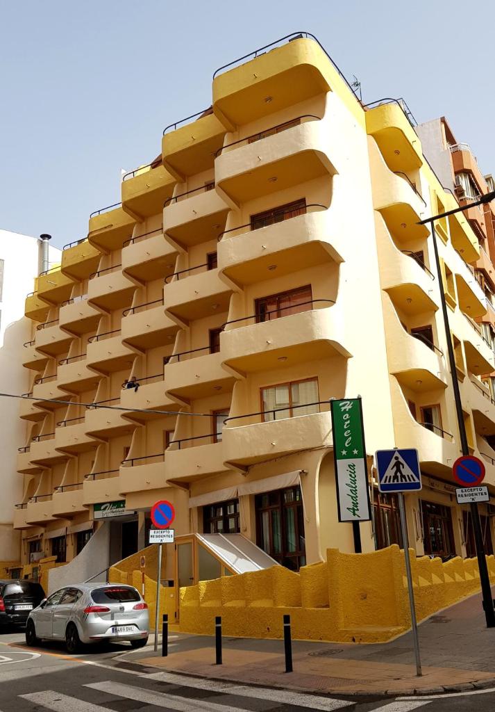 Hotel Andalucía - Tap to explore photos
