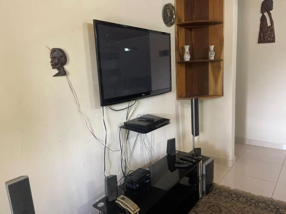 Naturally green and eco friendly 4 bedroom ensuite(Badoo' Parliament) photo 2