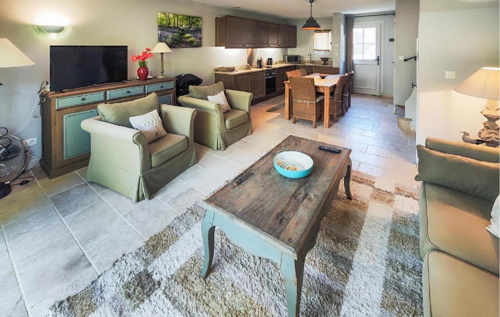 Cozy Home In Saint-laurent-de-la-ca With Kitchen photo 1