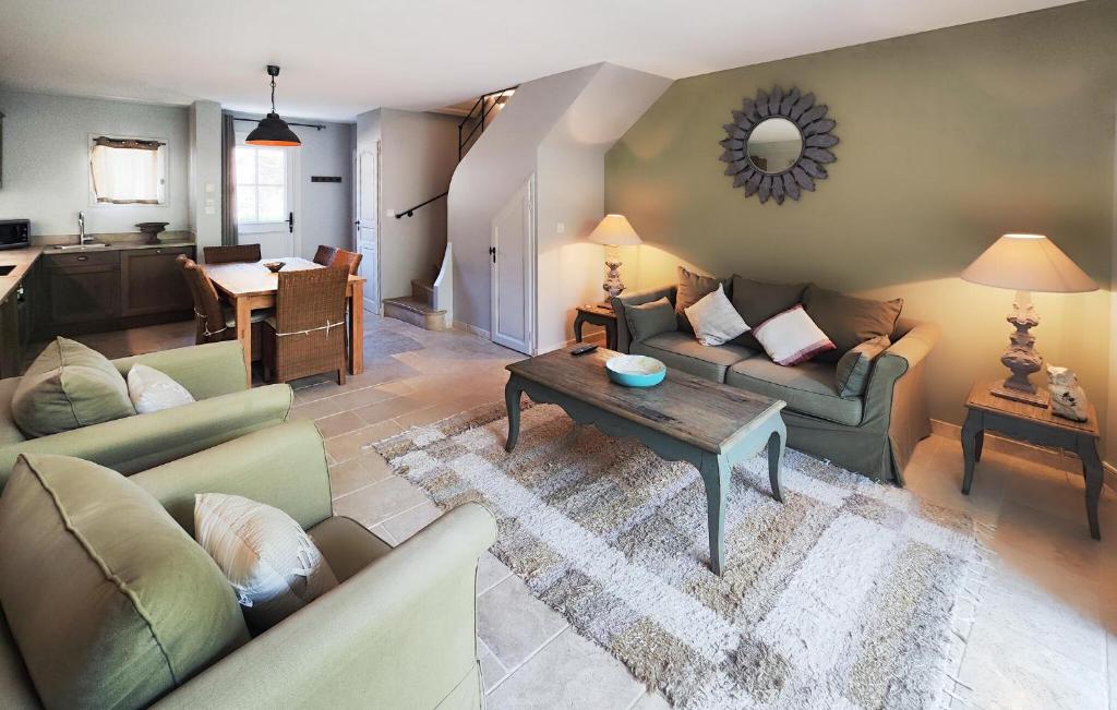 Cozy Home In Saint-laurent-de-la-ca With Kitchen photo 2