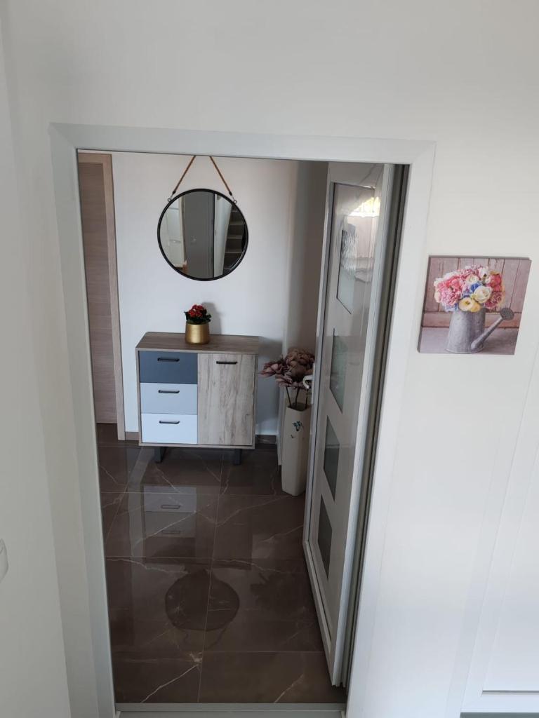 Sunny Apartment photo 3