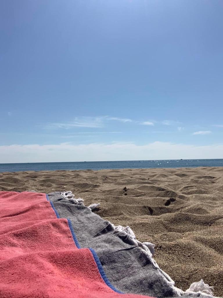 Mobilhome en bord de plage photo 3