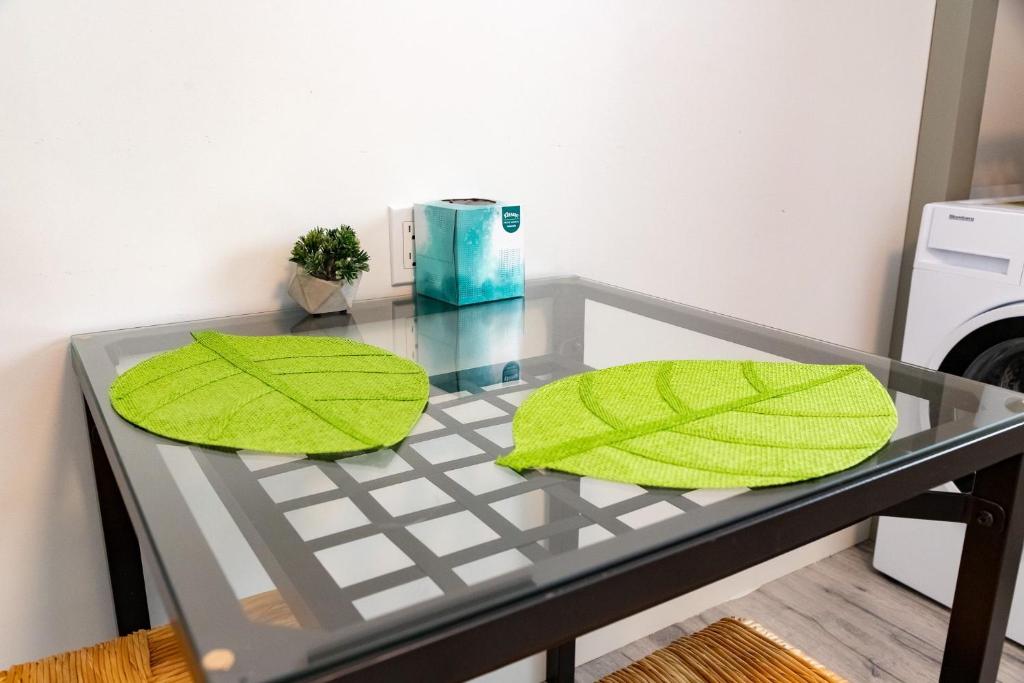 Homey Private 1 Bed 9 min YVR/transit/Restaurants photo 1