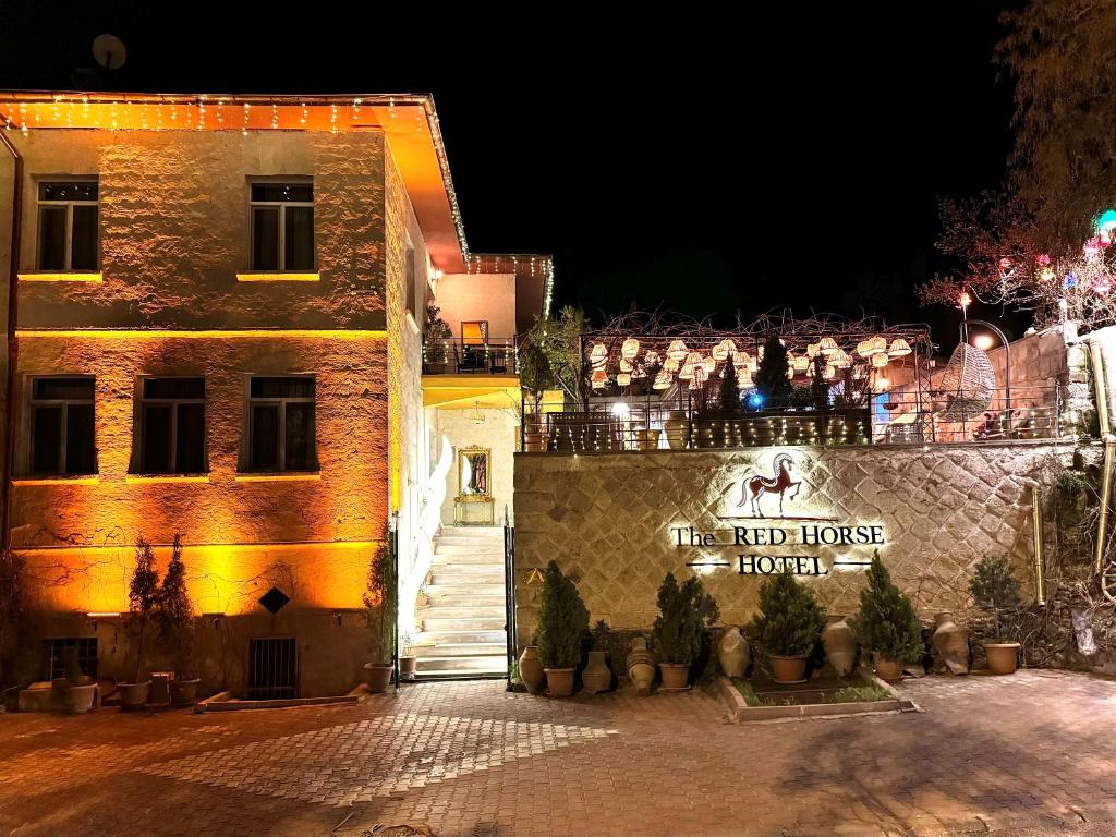 THE RED HORSE HOTEL photo 1