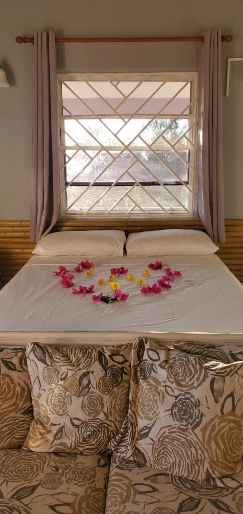 Nia's Hillside Loft - Exquisite Views photo 4