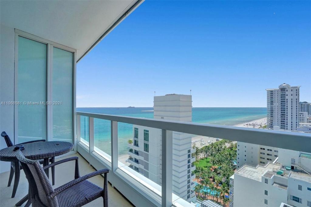 Fontainebleau Miami Beach image