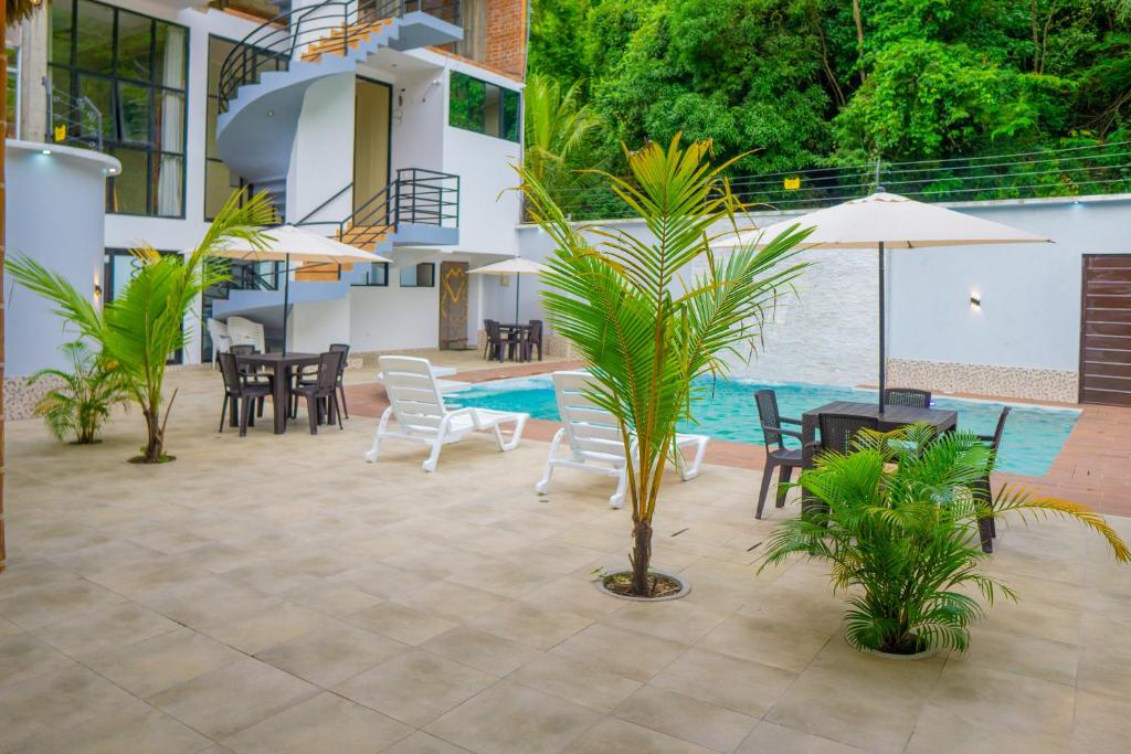 Hospedaje Casa Piscina - Selva Central - San Ramon - La Merced