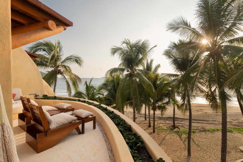 Mar de Cocos Beach Front Villas