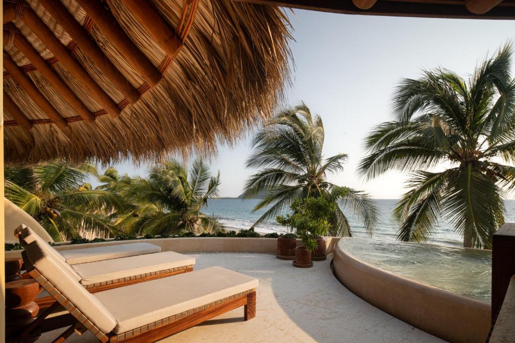Mar de Cocos Beach Front Villas photo 1