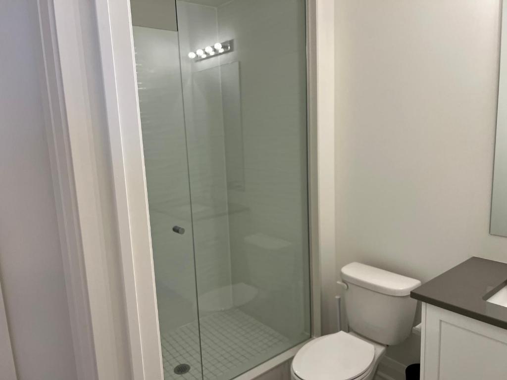 5 bedroom 3 bathroom Lake view townhouse photo 3