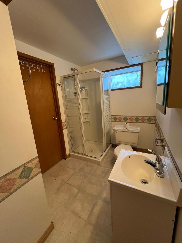 Cozy Carpeted Private shared room with Fireplace photo 2