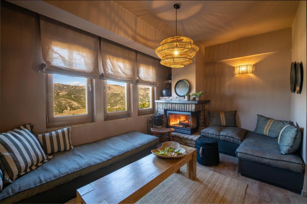 Azanias Chalet - Tap to explore photos