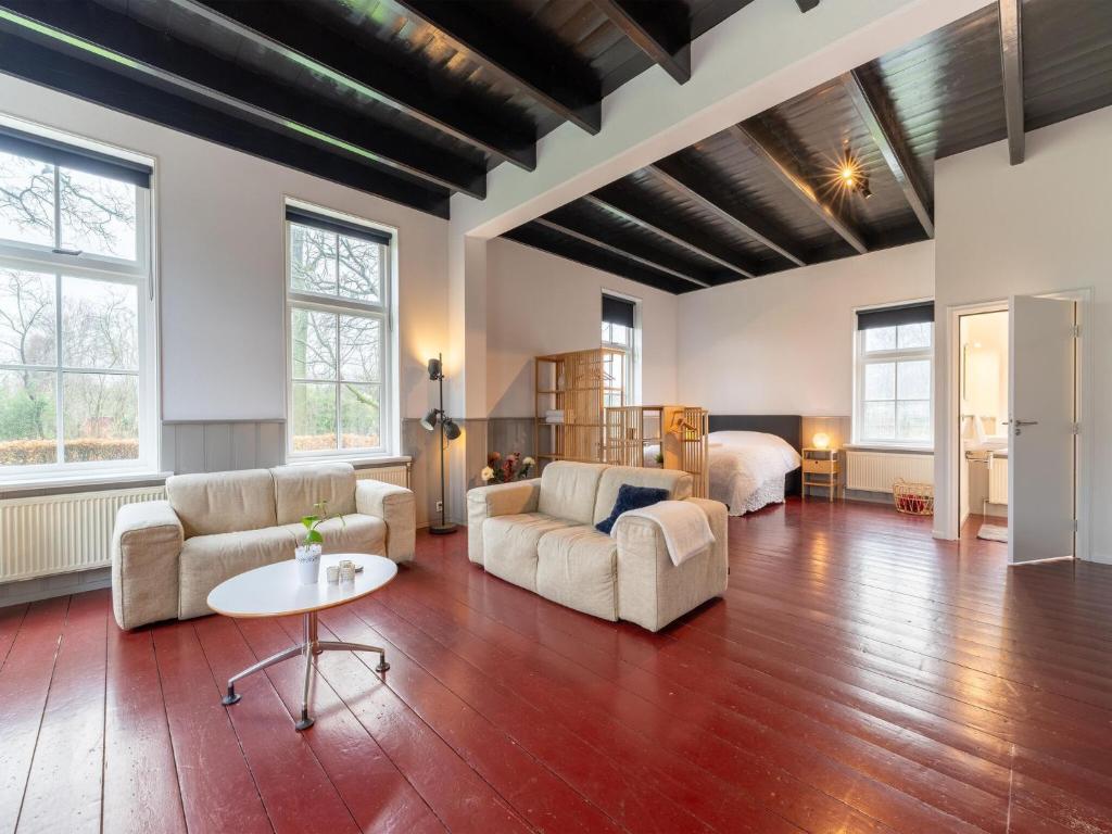 Comfortable farmhouse with terrace photo 1