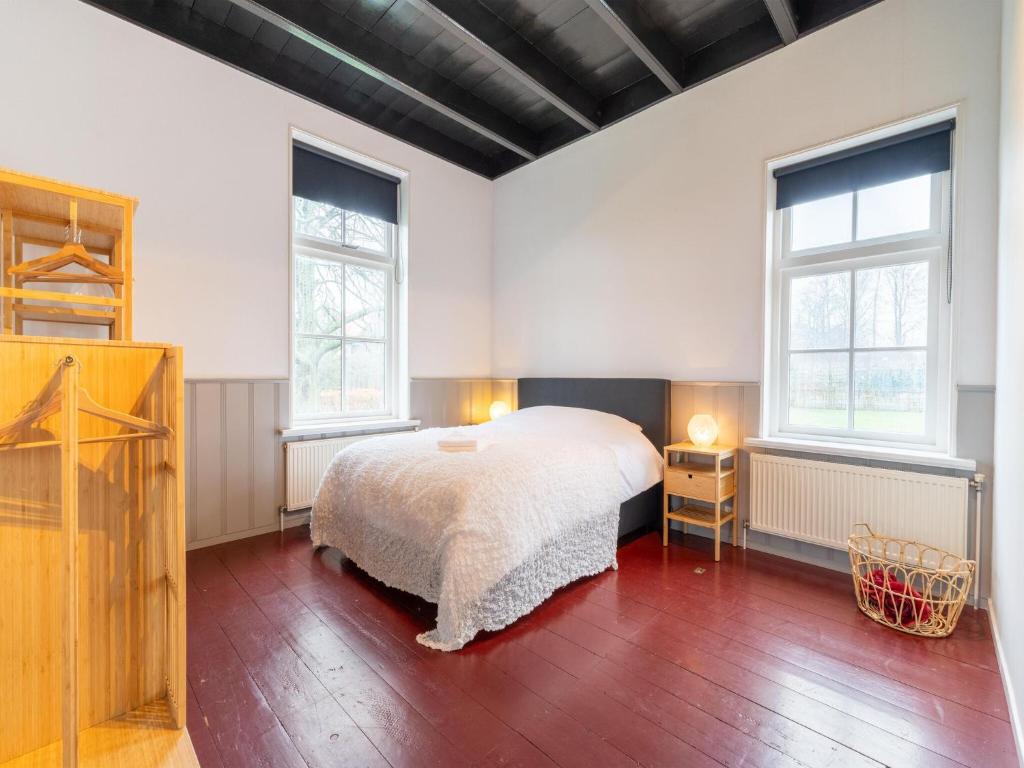 Comfortable farmhouse with terrace photo 3