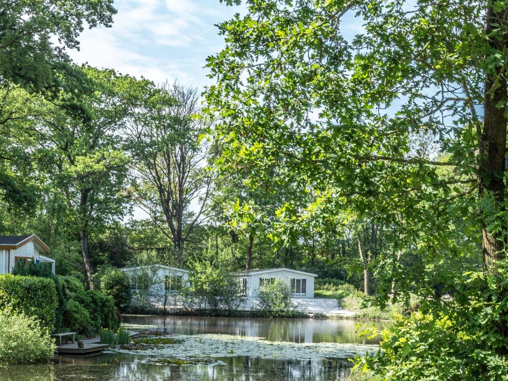 Beautiful house with sandy beach near Giethoorn photo 1