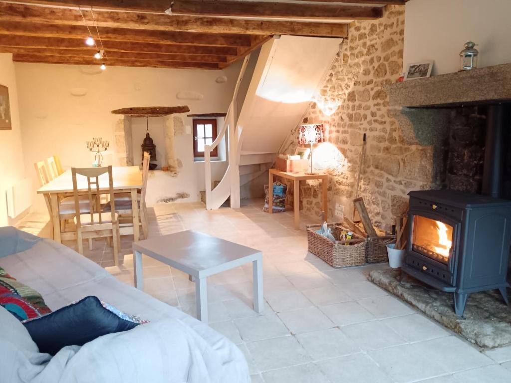Countryside cottage photo 2