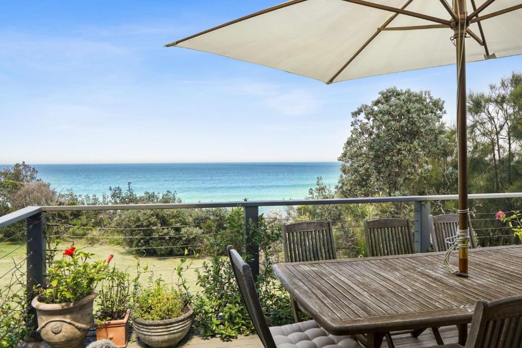 Seascape a waterfront property on Manyana Beach. photo 1
