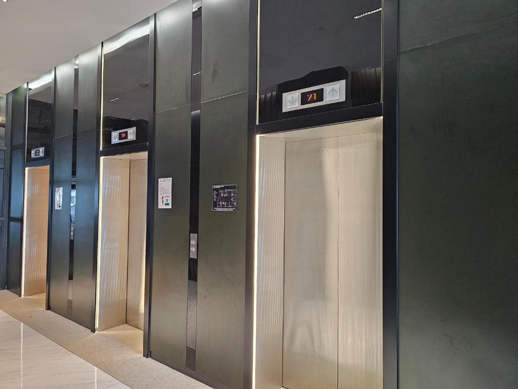 W Residence (4-6pax)Near Airport photo 3