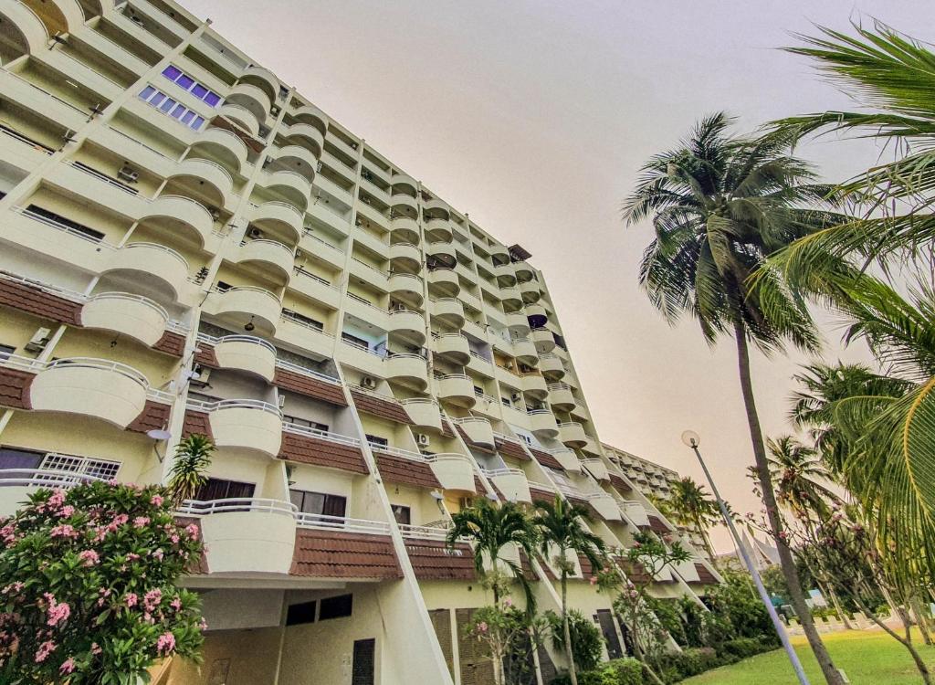 'Sunny seaview condo' at Regency by Shine Stay photo 3