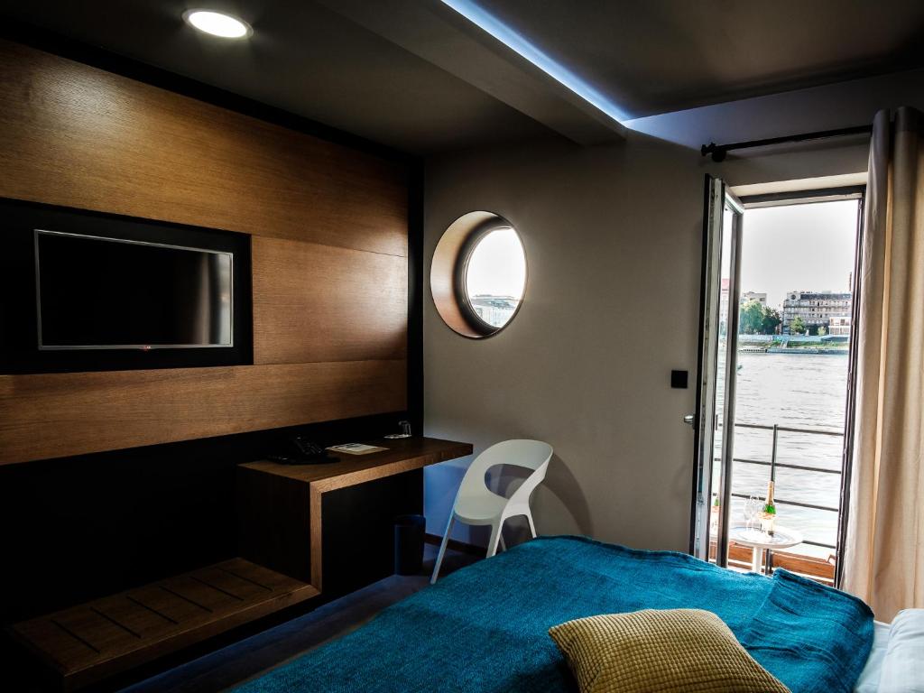 Двухместный (Double Room Danube with Balcony), Botel Dunajský Pivovar